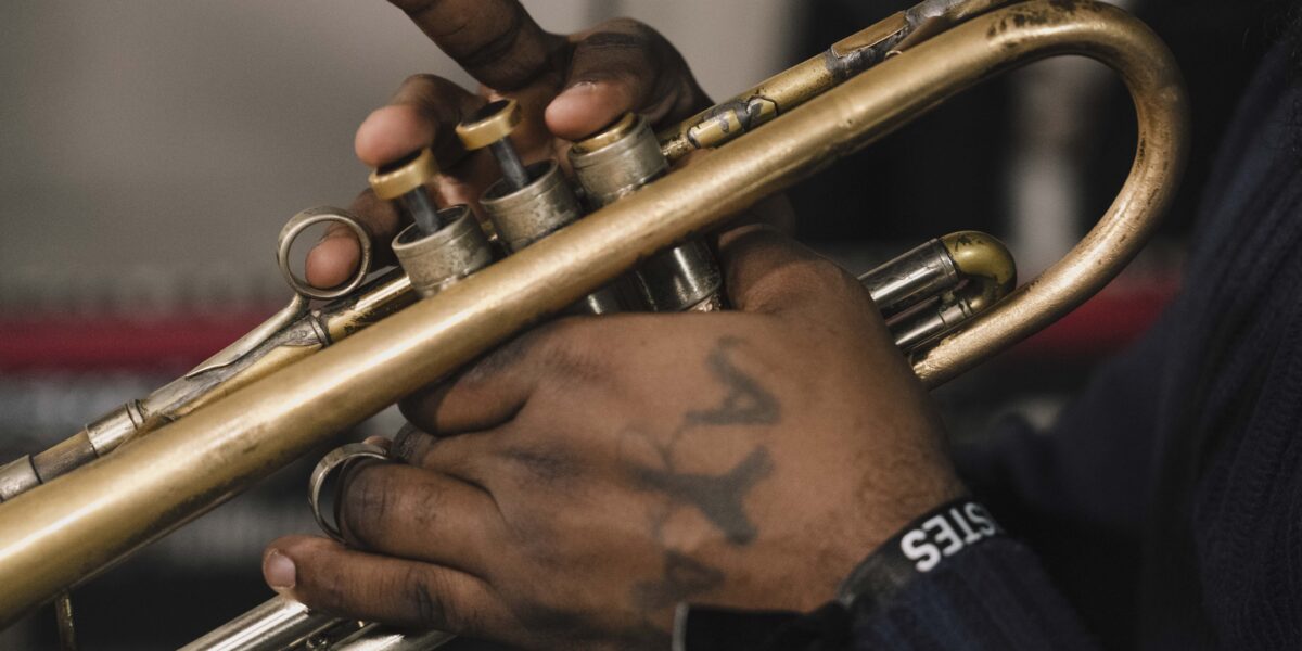 Etuk Ubong sur KEXP dans le cadre des Trans Musicales 2025